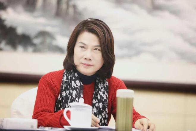 董明珠又卸要职,全新格力手机竟遭贱卖 董明珠又卸要职,全新格力手机竟遭贱卖