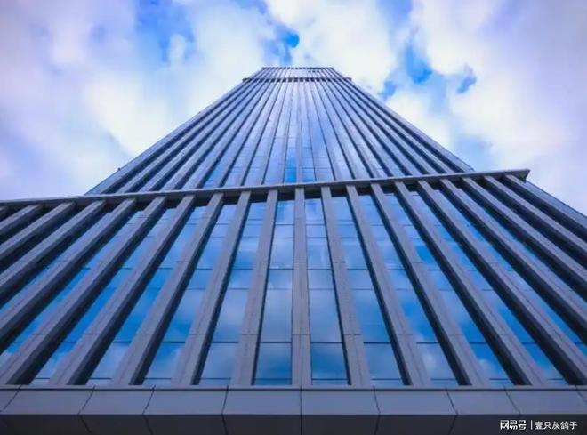 18岁就在工地干活，打拼30多年攒下几十亿，可惜一分没花人就没了