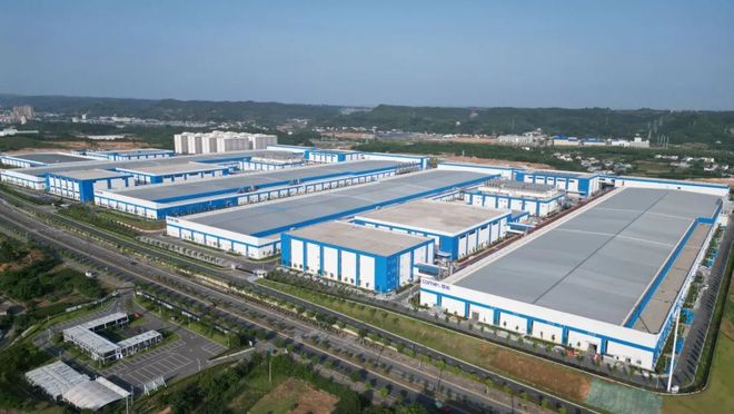 狠！他要同时对战宁德时代与比亚迪