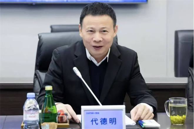 狠!他要同时对战宁德时代与比亚迪 狠!他要同时对战宁德时代与比亚迪