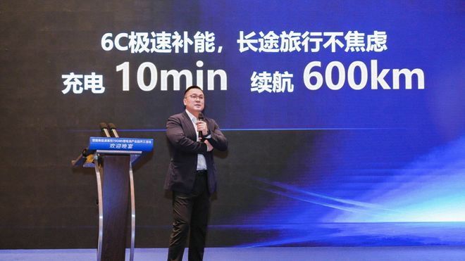 狠！他要同时对战宁德时代与比亚迪