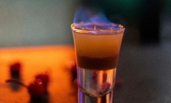 不喝茅台的年轻人,却捧出了“餐酒吧第一股” 不喝茅台的年轻人,却捧出了“餐酒吧第一股”