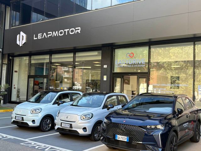 一汽牵手零跑,央企与新势力的 “股权三角” 重构中国车市格局 一汽牵手零跑,央企与新势力的 “股权三角” 重构中国车市格局