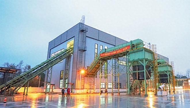 建工资源业务区域集中，毛利率下滑，部分项目超产能生产