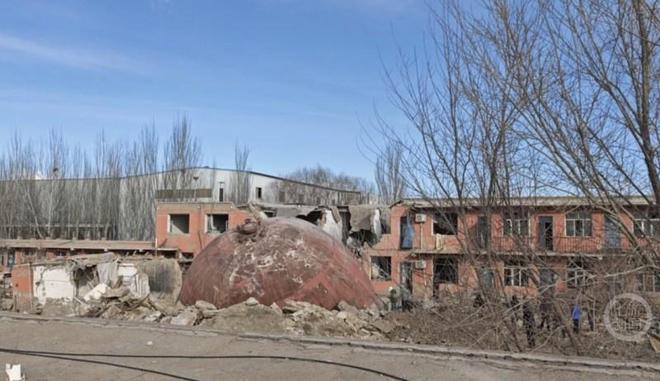 探访包钢板材厂爆炸事故现场：工人被气浪掀飞，直径数米铁球飞射数公里砸塌了一栋二层楼