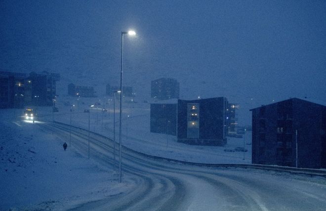 格陵兰岛普通百姓：囤粮、存钱，努力保持冷静，本以为美国是盟友，不料竟成其猎物