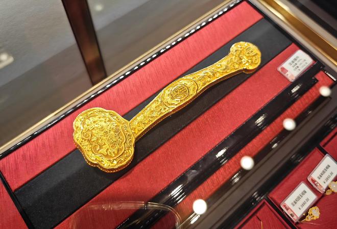 黄金投资热度不减，多家银行金条缺货，有银行上调起点金额，专家：不要“赌