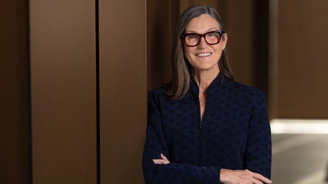 木头姐2026 AI展望:数字劳动力到来,个人赚钱逻辑彻底变了 木头姐2026 AI展望:数字劳动力到来,个人赚钱逻辑彻底变了